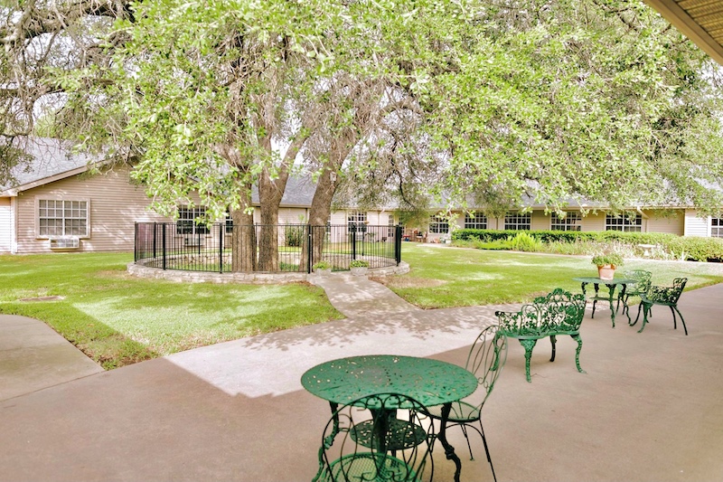 THE OAKS OF GRANBURY photo 7
