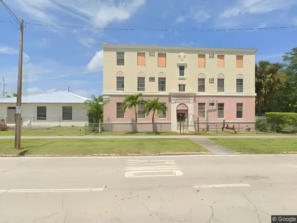 Windsor Court photo 1